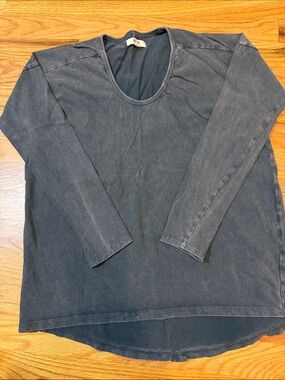 Madewell Long Sleeve Scoop Neck Tee in Washed Navy